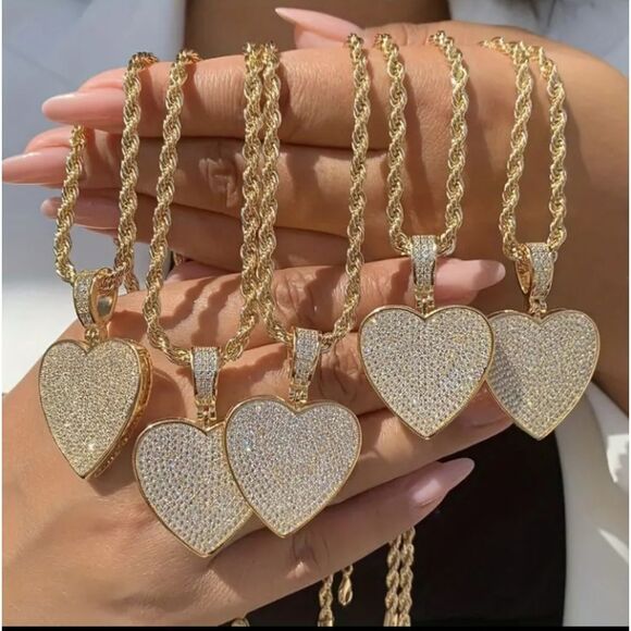 18K Gold Plated Diamond Heart Necklace - Picture 4 of 4